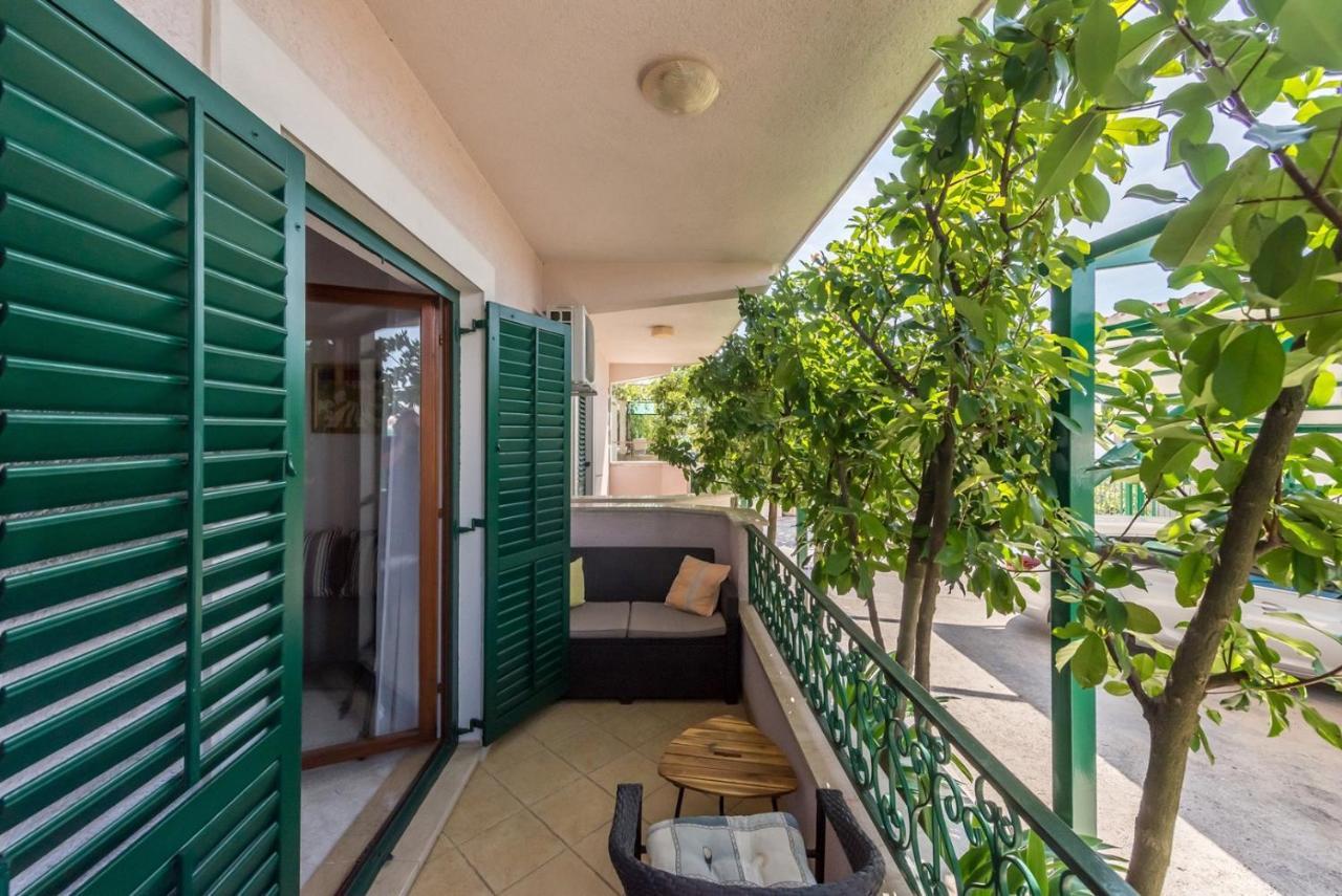 Apartments Ivana-Mira Okrug Gornji Esterno foto