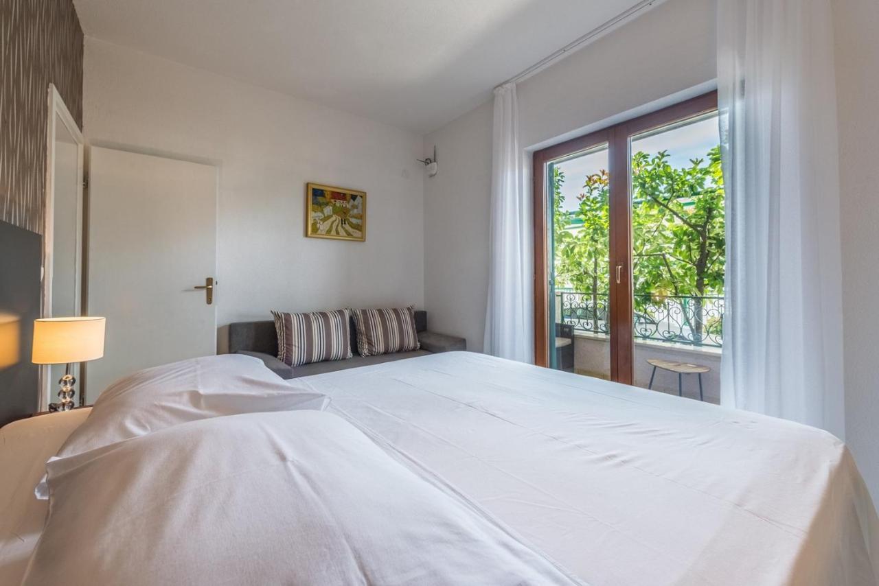 Apartments Ivana-Mira Okrug Gornji Esterno foto
