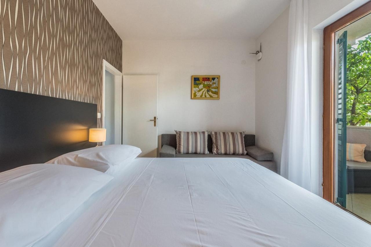 Apartments Ivana-Mira Okrug Gornji Esterno foto