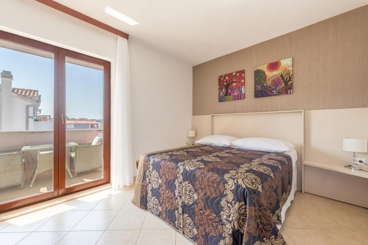 Apartments Ivana-Mira Okrug Gornji Esterno foto