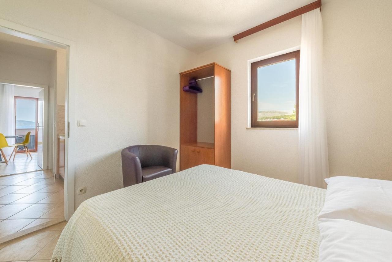 Apartments Ivana-Mira Okrug Gornji Esterno foto