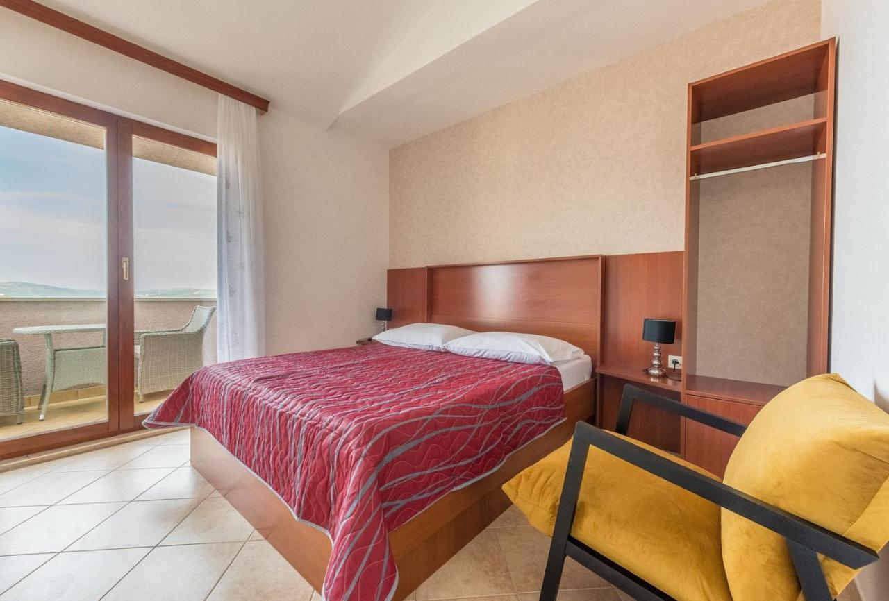 Apartments Ivana-Mira Okrug Gornji Esterno foto