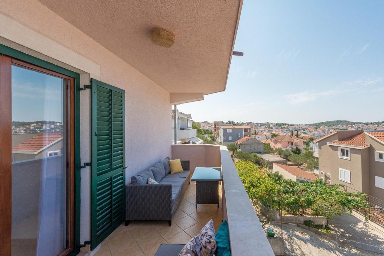 Apartments Ivana-Mira Okrug Gornji Esterno foto