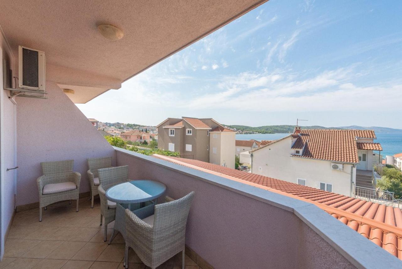 Apartments Ivana-Mira Okrug Gornji Esterno foto