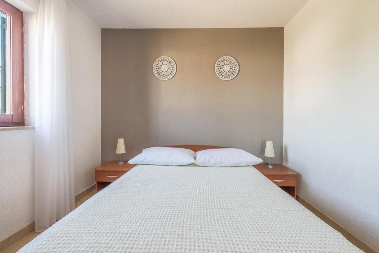 Apartments Ivana-Mira Okrug Gornji Esterno foto