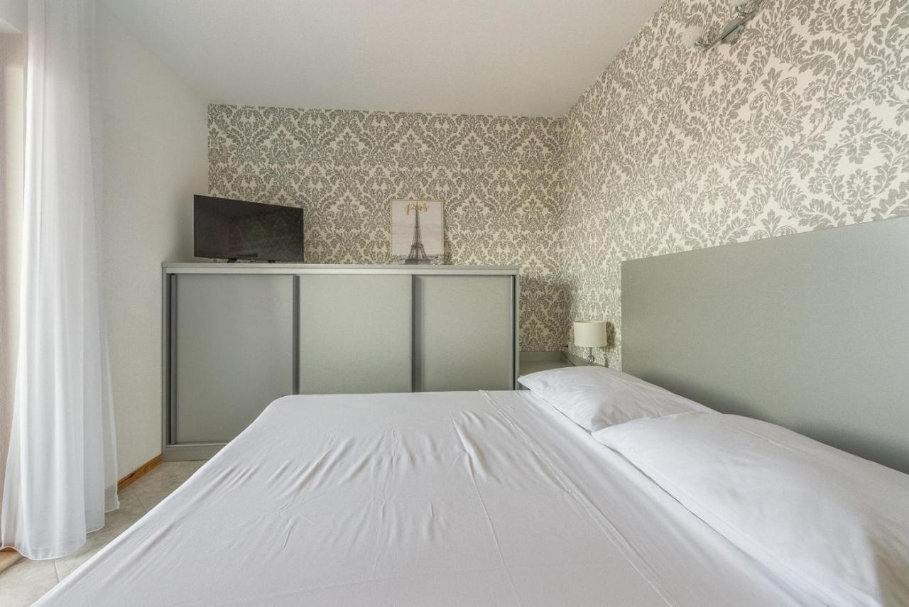 Apartments Ivana-Mira Okrug Gornji Esterno foto
