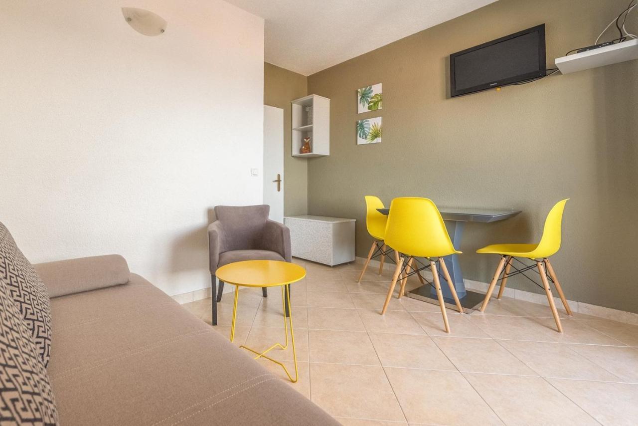 Apartments Ivana-Mira Okrug Gornji Esterno foto