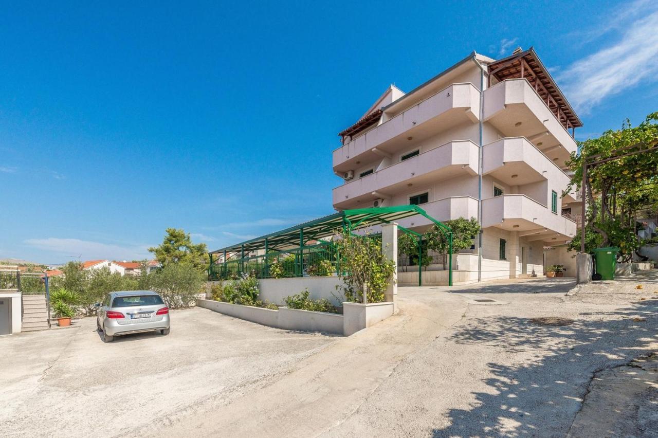 Apartments Ivana-Mira Okrug Gornji Esterno foto