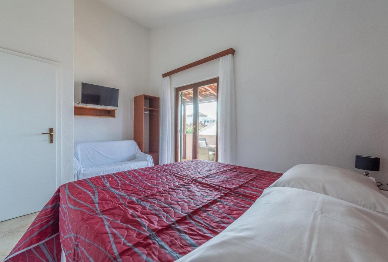 Apartments Ivana-Mira Okrug Gornji Esterno foto